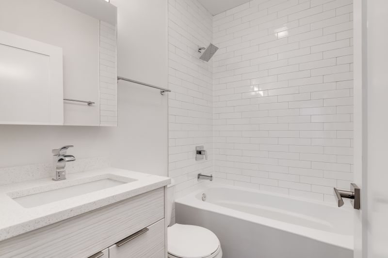 Best Bathtub Refinishing Contractors in New Albany, OH